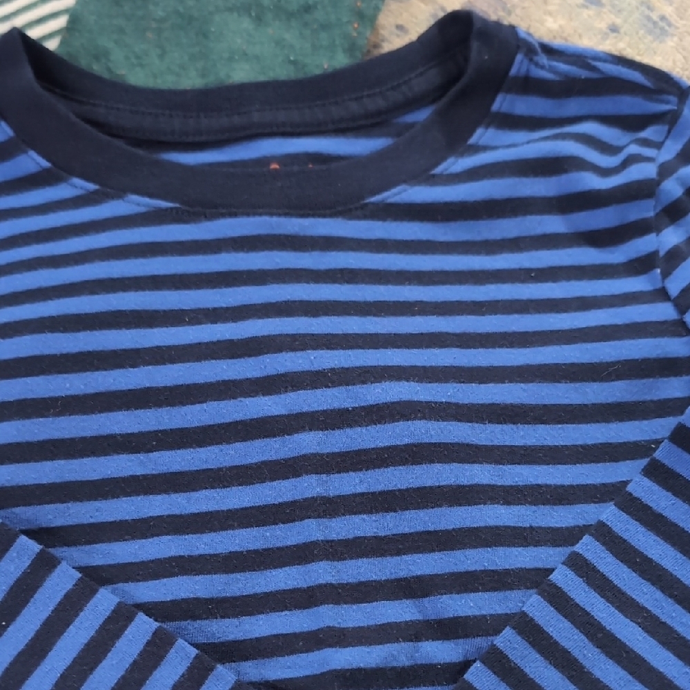 EUC Bundle Of 2 Long Sleeve Shirts - Cat And Jack 4t - Picture 3 of 8
